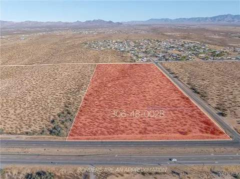 3377 N Milky Way Rd, Golden Valley, AZ 86413