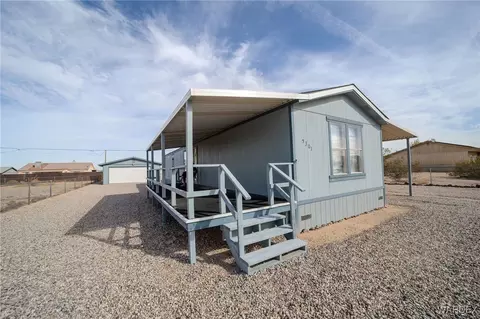 5301 El Mirage Dr, Topock, AZ 86436