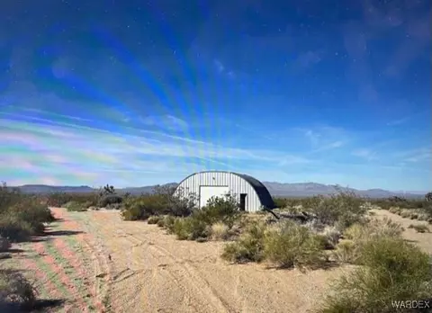 000 S Horseshoe Rd, Yucca, AZ 86438