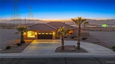 1025 Heritage Dr, Bullhead City, AZ 86429