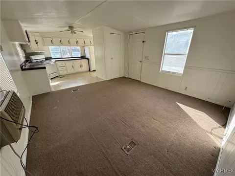 645 E Beverly Ave, Kingman, AZ 86409 photo 2