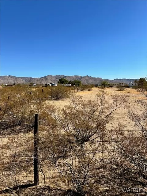lot207 N B N Araby Rd, Golden Valley, AZ 86413