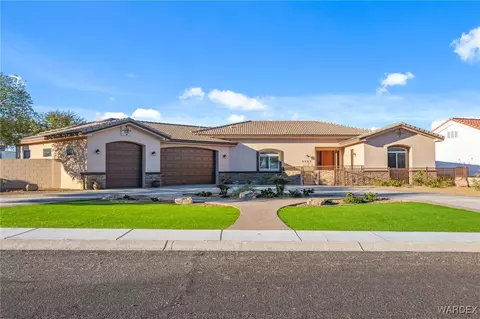 2892 Cresthill Dr, Bullhead City, AZ 86442
