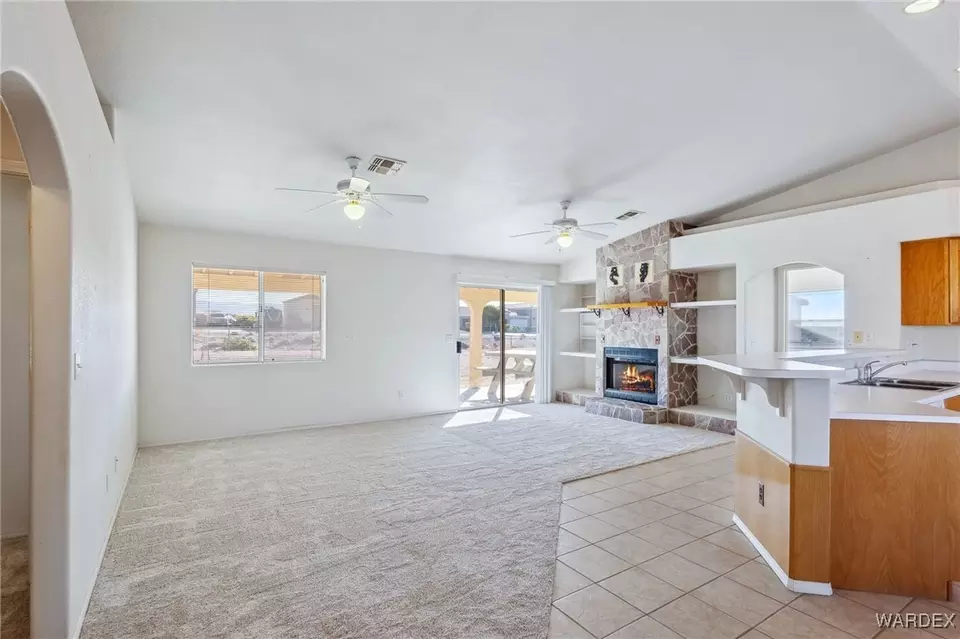  6202 Jaguar Dr, Fort Mohave, AZ 86426 photo 2