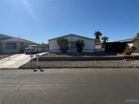 896 Glen Dr, Bullhead City, AZ 86442