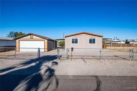 667 Cherry Blossom Ln, Bullhead City, AZ 86442