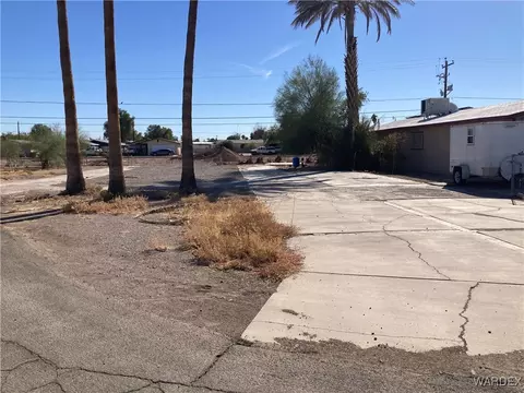 1976 E Riverbend Cir, Bullhead City, AZ 86442