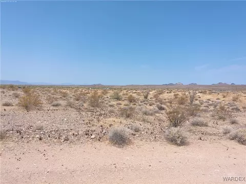 16011 S Lynn Ave, Yucca, AZ 86438