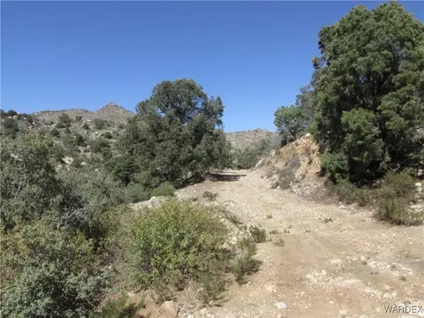 000 Walapai Mining Rd, Kingman, AZ 86409 photo 3