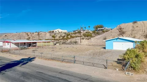 845 Swan Dr, Bullhead City, AZ 86442