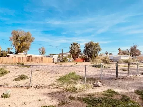 7886 S Cardinal Dr, Mohave Valley, AZ 86440