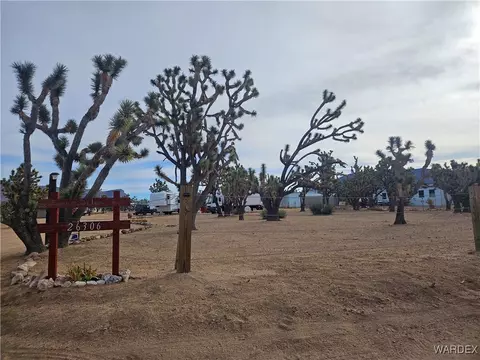 26306 N Peach Ln, Meadview, AZ 86444