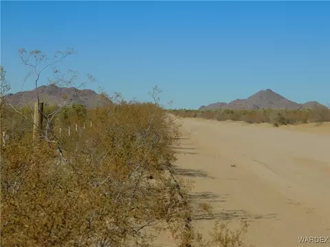 Unk E Bighorn Drive, Yucca, AZ 86438