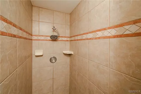 Bath - 1208 E Cactus Valley Dr, Kingman, AZ 86409 photo 2 of 4