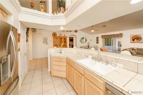 Kitchen - 1208 E Cactus Valley Dr, Kingman, AZ 86409 photo 2 of 5