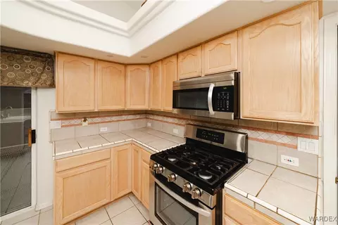 Kitchen - 1208 E Cactus Valley Dr, Kingman, AZ 86409 photo 5 of 5