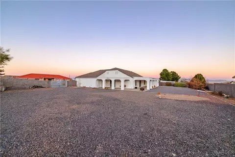 Exterior - 1208 E Cactus Valley Dr, Kingman, AZ 86409 photo 10 of 22