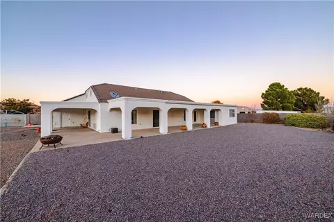 Exterior - 1208 E Cactus Valley Dr, Kingman, AZ 86409 photo 7 of 22