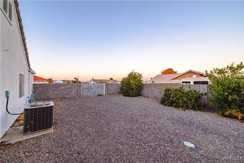 Exterior - 1208 E Cactus Valley Dr, Kingman, AZ 86409 photo 18 of 22