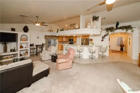 Living - 1208 E Cactus Valley Dr, Kingman, AZ 86409 photo 3 of 5