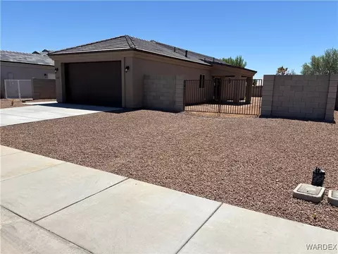 3276 E Farm Crest Ave, Kingman, AZ 86409 photo 2