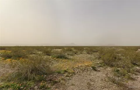 5251 N Egar Rd, Golden Valley, AZ 86413