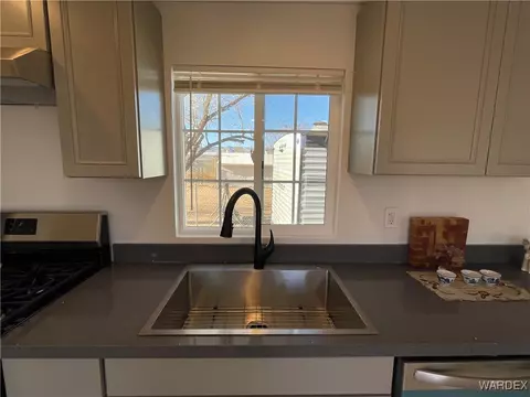 3674 E Robin Ln, Kingman, AZ 86409 photo 13