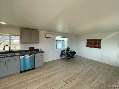 3674 E Robin Ln, Kingman, AZ 86409 photo 9