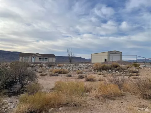 10767 S Paradise Trails Rd, Yucca, AZ 86438
