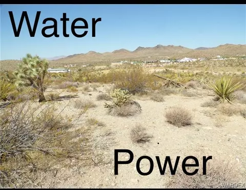319-13 226 Ladera, Dolan Springs, AZ 86441
