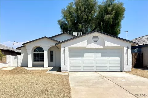 9916 S Kingman Dr, Mohave Valley, AZ 86440