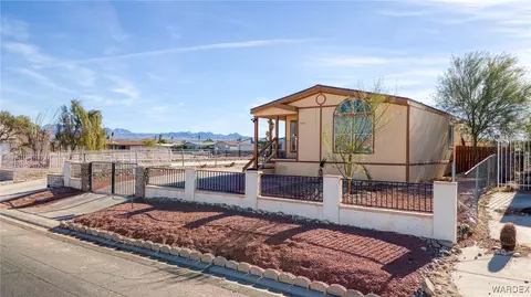 664 Riverfront Dr, Bullhead City, AZ 86442