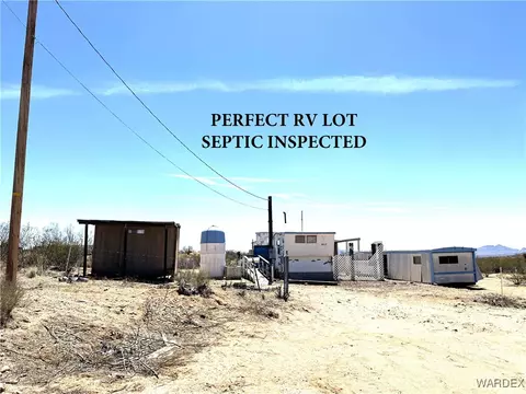 6112 W Gladys Dr, Golden Valley, AZ 86413