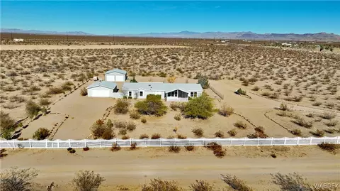 4835 W Mayan Dr, Golden Valley, AZ 86413