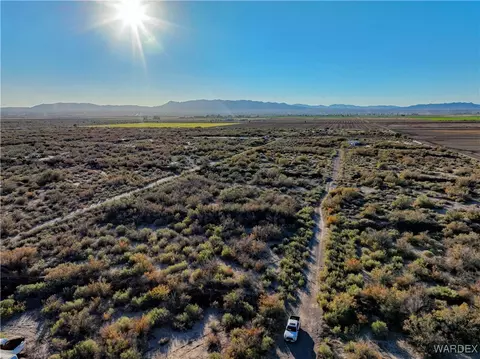 2930 Desert Flora Dr, Mohave Valley, AZ 86440
