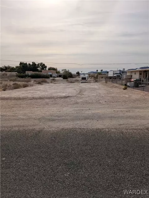 4964 E Kayenta Dr, Topock, AZ 86436