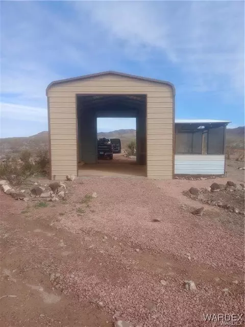000 Canyon Dr, Dolan Springs, AZ 86441