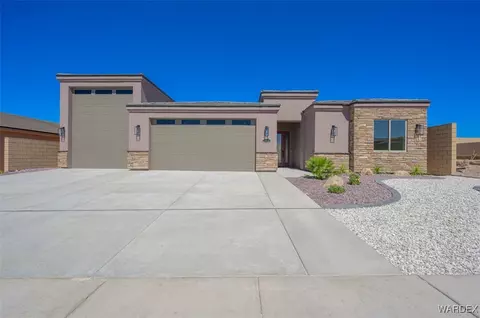 964 Thumb Butte Dr, Bullhead City, AZ 86429