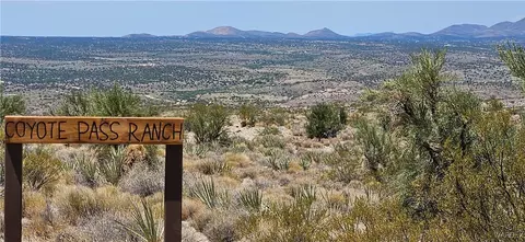 13995 E Knight Creek Rd, Kingman, AZ 86401