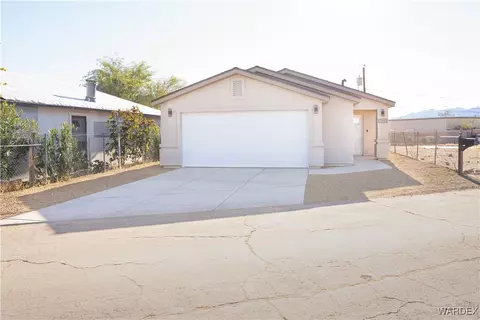 916 Harbor Dr, Bullhead City, AZ 86442