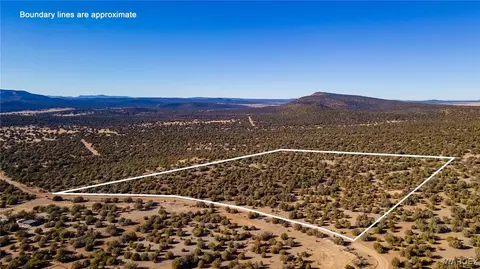 43739 N Caliente Wind Way, Seligman, AZ 86337