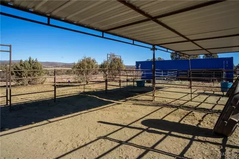 792 S Knight Creek Rd, Kingman, AZ 86401