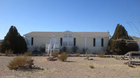 627 S Emery Park Rd, Golden Valley, AZ 86413