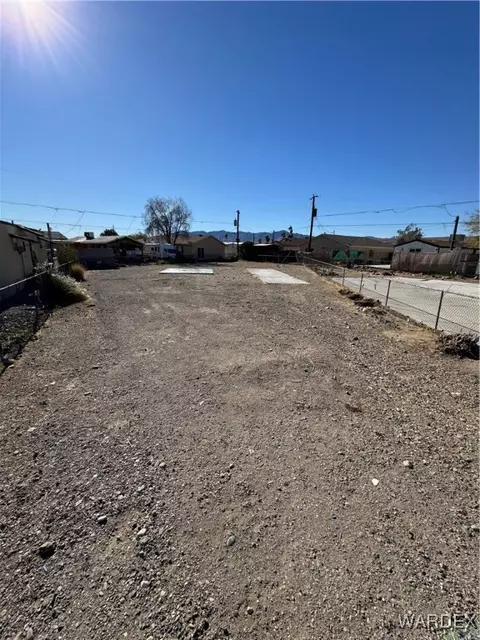 2069 Gregg Cv, Bullhead City, AZ 86442