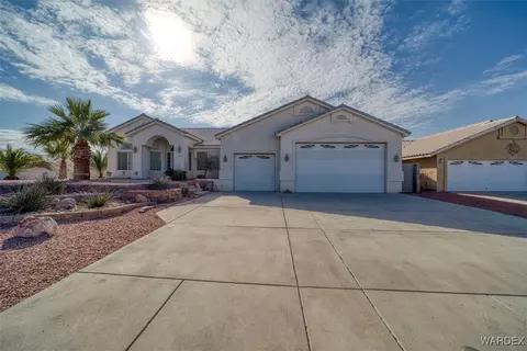 2494 Lake Ridge Ave, Bullhead City, AZ 86429