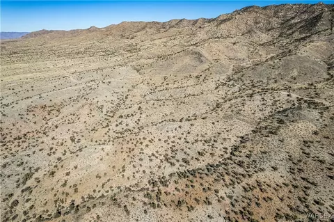 000 Thomas Rd, Kingman, AZ 86401 photo 2