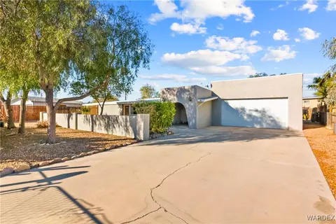919 Seafair Dr, Bullhead City, AZ 86442