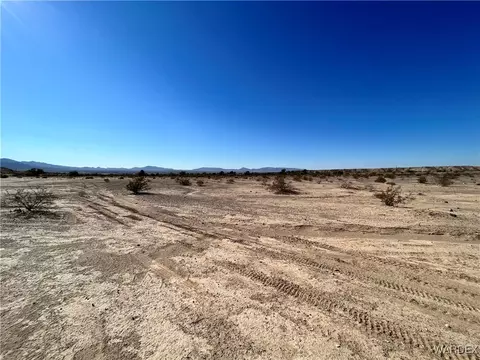 000 Silver Stone Trl, Topock, AZ 86436