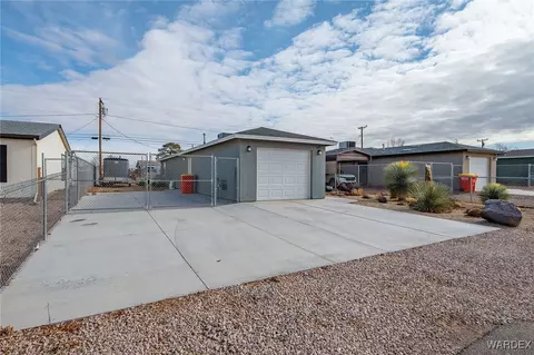 3695 E Robin Ln, Kingman, AZ 86409