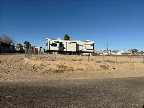 4611 Wikieup Dr, Topock, AZ 86436